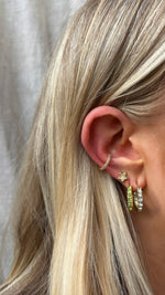 Afbeelding laden in gallerij, De No. 1 Earcuff
