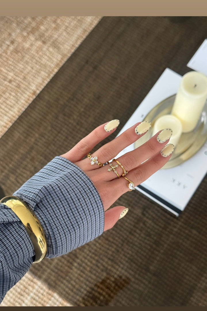 De Violet Ring